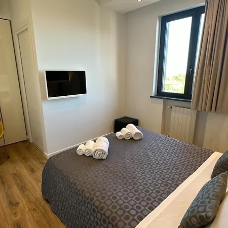 Ottomood And Bed & Breakfast Tremestieri Etneo